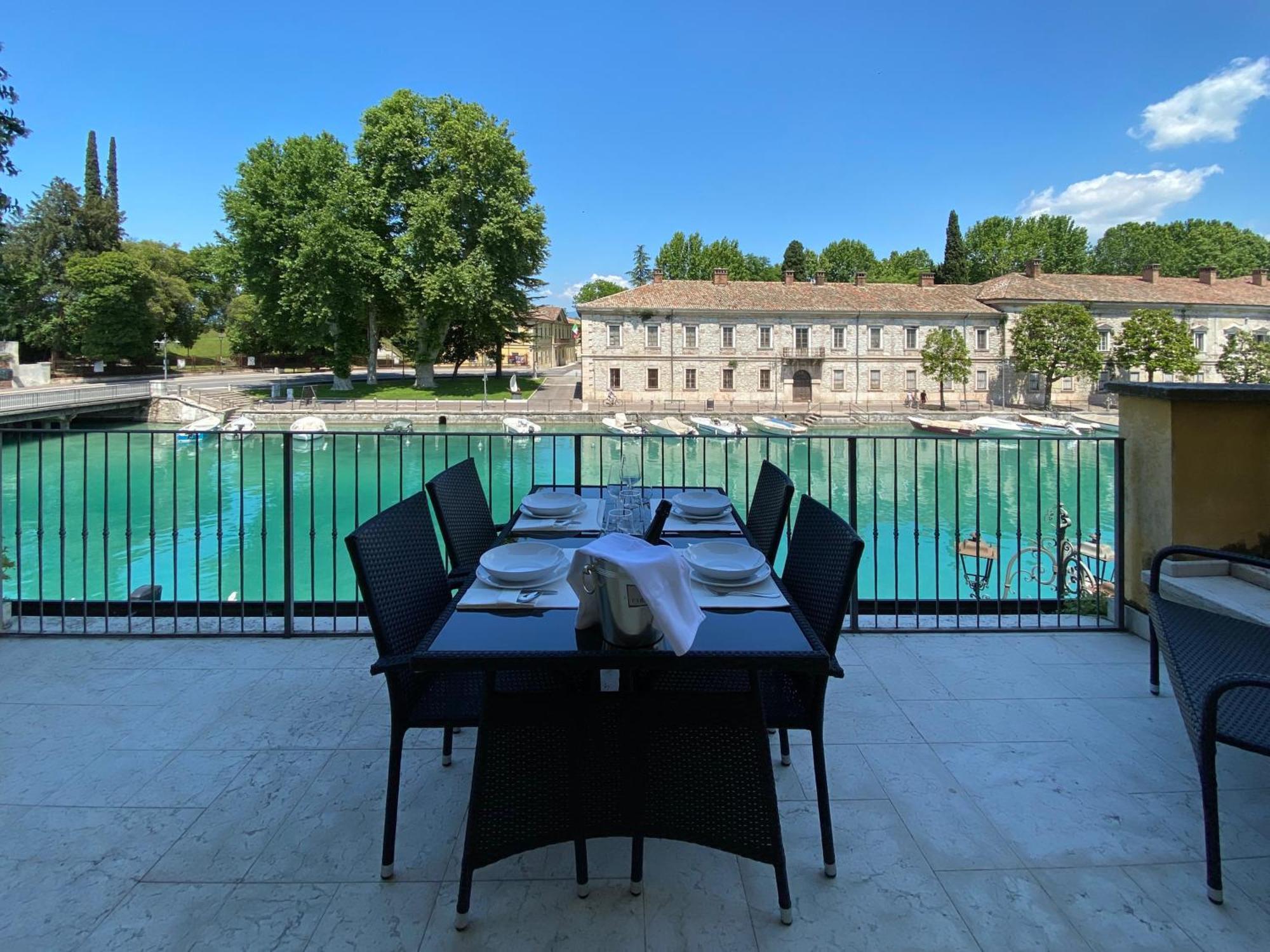 Time To Relax - La Terrazza Sul Lago Peschiera del Garda Exteriér fotografie