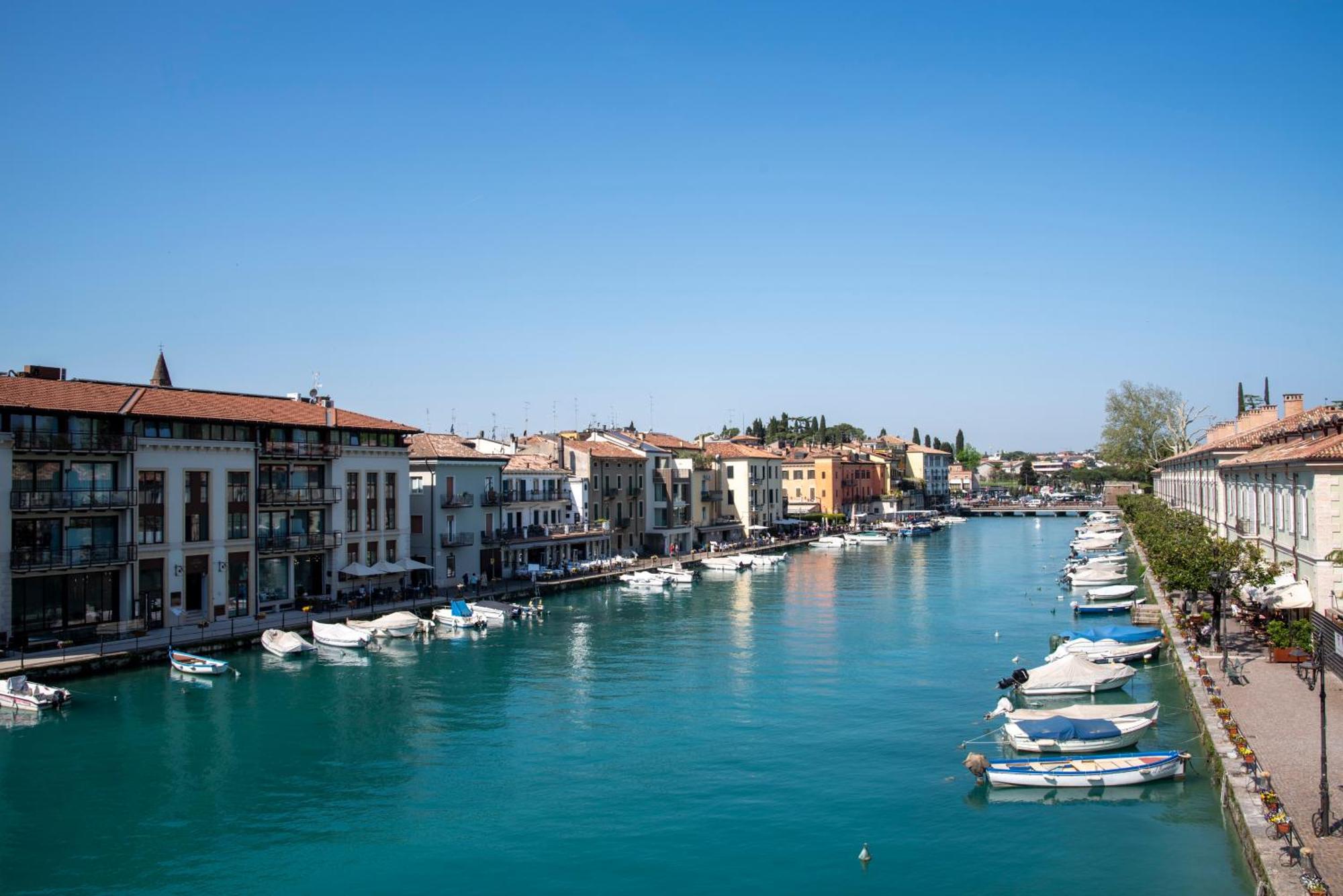 Time To Relax - La Terrazza Sul Lago Peschiera del Garda Exteriér fotografie